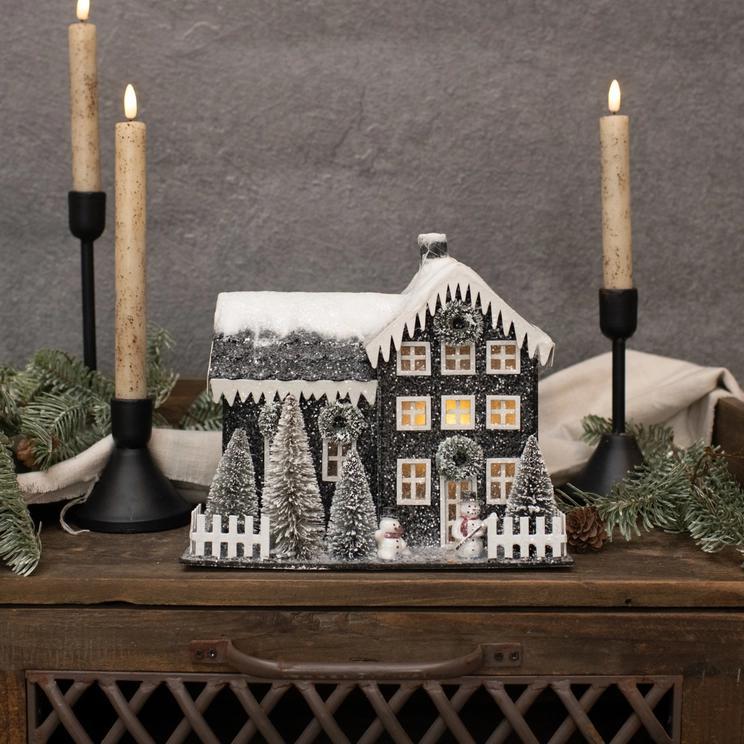 Lighted Christmas Farmhouse